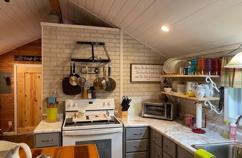 Goreville Cabin | Lake Cabin in the Shawnee Forest!
