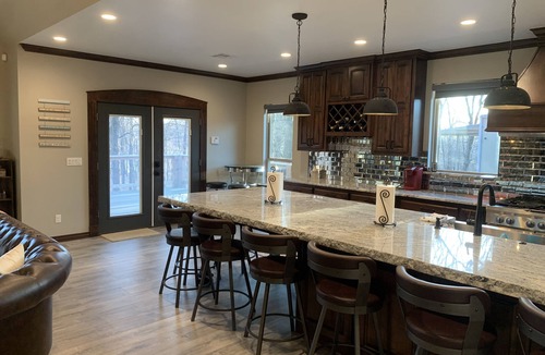 Checotah House | Lake cabin in the woods