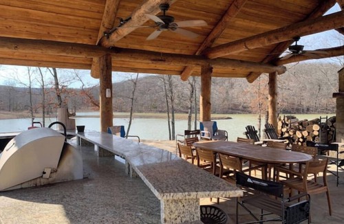 Stilwell House | Lake Cabin in Wildlife Preserve