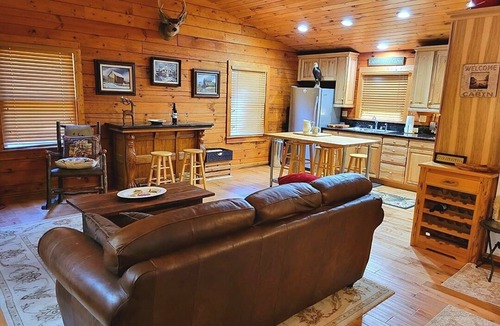 Paso Robles Cabin | Lake Cabin on 10Acres w/Seasonal Waterfront Views