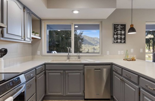 Lake Cavanaugh House | Lake Cavanaugh 3 BdRm Lake House