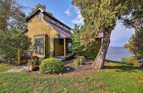 North Hero Cottage | Lake Champlain Cottage w/Private Deck & Fire Pit!