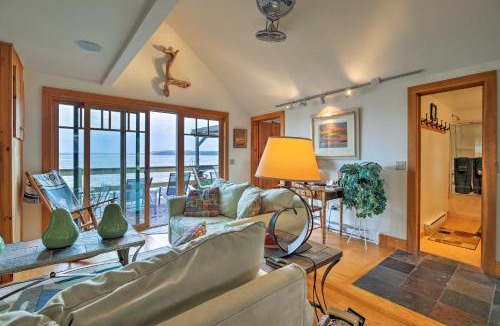 North Hero House | Lake Champlain Cottage with Private Deck and Fire Pit!