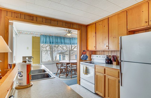 Swanton Cottage | Lake Champlain Cottage w/Deck & Sunset Views!