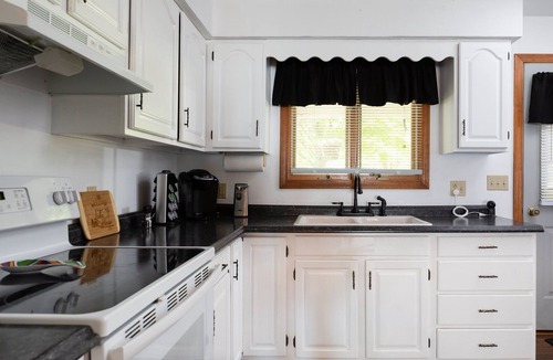 Swanton Cottage | Lake Champlain Cottage - Private with Amazing Sunsets on Maquam Bay