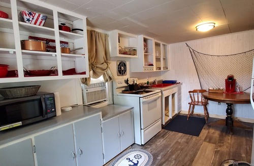 Swanton Cottage | Lake Champlain Waterfront: Amazing Sunsets, Private Beach, and Firepit