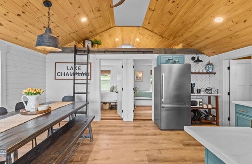 Swanton Cottage | Lake Champlain-Waterfront, Fishing Dock, Sunsets, Kayak & Paddle Boards!