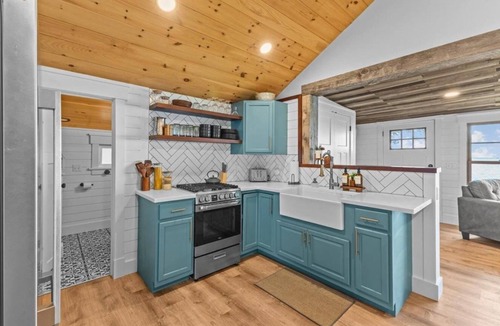 Swanton Cottage | Lake Champlain-Waterfront, Fishing Dock, Sunsets, Kayak & Paddle Boards!