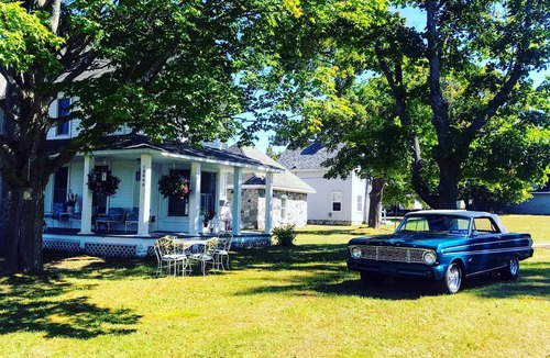 East Jordan House | Lake Charlevoix Family Resort ~ 3 Houses ~ Perfect Retreat For Families!