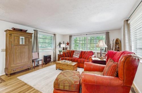 Hiawassee House | Lake Chatuge Cottage