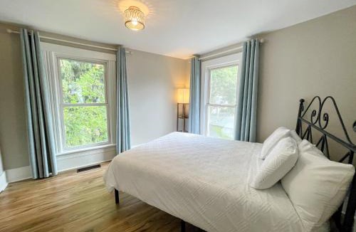 Chelan Hotel | Lake Chelan Manor Room #3