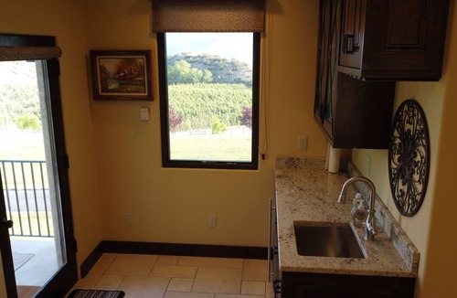 Manson House | Lake Chelan Serene Villa