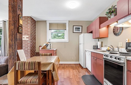 Bryant Pond House | Lake Christopher Condominium