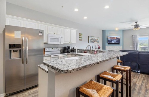 Camdenton Condo | Lake Condo | 2BD | Views | Pool | Lakefront