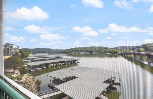 Camdenton Condo | Lake Condo | 2BD | Views | Pool | Lakefront