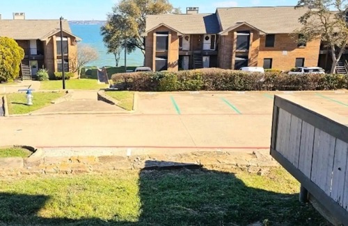 Garland Condo | Lake condo , Cozy and modern 1 bedroom 1 bath.