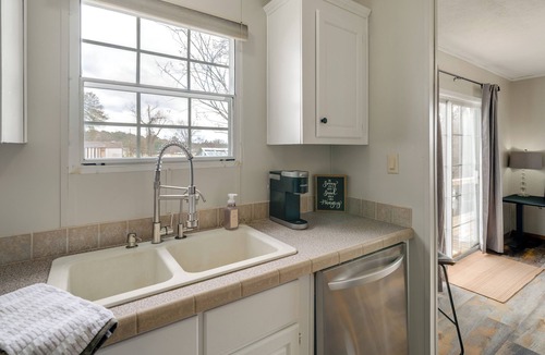 Willis House | Lake Conroe Bliss: Waterfront Home w/Boat Ramp