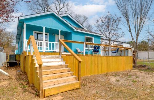 Willis House | Lake Conroe Bliss: Waterfront Home w/Boat Ramp