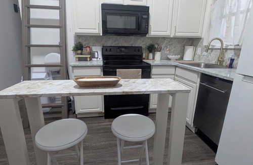 Willis Cabin | Lake Conroe Cabin Retreat in Willis, TX Pool, Hot Tub & Arcade