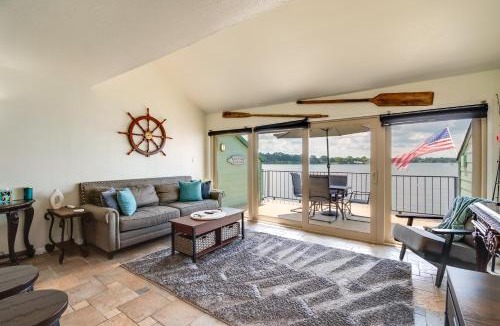 Seven Coves House | Lake Conroe Condo: Balcony, Views & Pool Access!