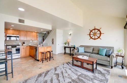 Seven Coves House | Lake Conroe Condo: Balcony, Views & Pool Access!