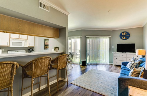 Walden on Lake Conroe Condo | Lake Conroe Condo w/Pool Access + Balcony!