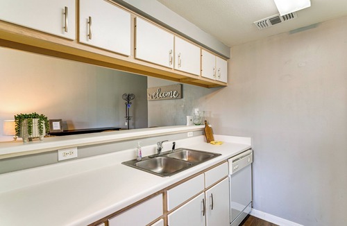 Walden on Lake Conroe Condo | Lake Conroe Condo w/Pool Access + Balcony!