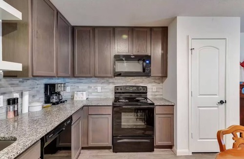 Willis House | Lake Conroe Family Retreat Games Boating and Pet-Friendly