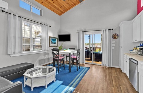 Willis Cottage | Lake Conroe Life Meets Mykonos Greece