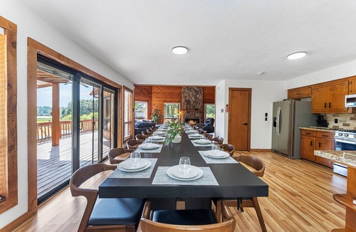Willis House | Lake Conroe Oasis: Pickleball, Pool/Spa, Gameroom!