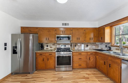 Willis House | Lake Conroe Oasis: Pickleball, Pool/Spa, Gameroom!