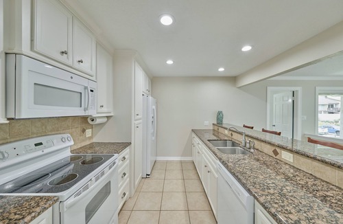 Walden on Lake Conroe House | Lake Conroe - Swimming, Tennis, Golf, Pickleball, Pet Friendly!