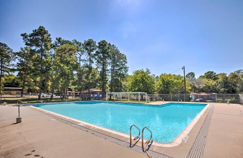 Willis House | Lake Conroe Vacation Rental 1/2 Mi to Boat Launch!