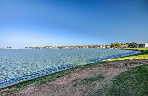Seven Coves House | Lake Conroe Waterfront Home: Patio & Shared Pool!