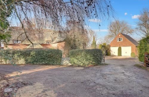 Swindon House | Lake Cottage