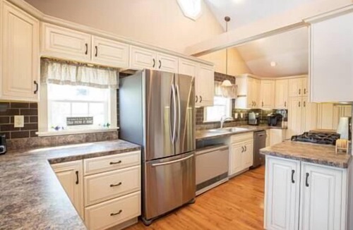 Hamilton House | Lake Cottage · Two Decks · 2 Baths · 5 min Colgate, Lake Moraine Home #3 Near Colgate University