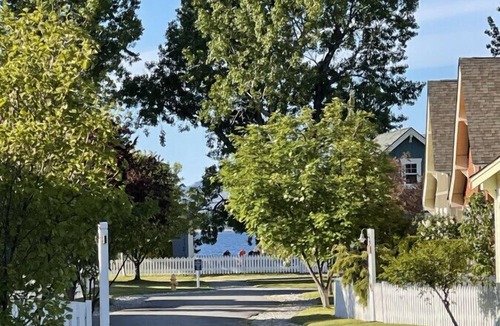 Oroville House | Lake Cottage @ Veranda Beach