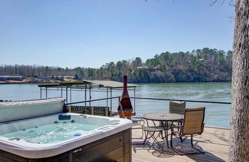 Piney House | Lake days, cozy nights, unforgettable memories