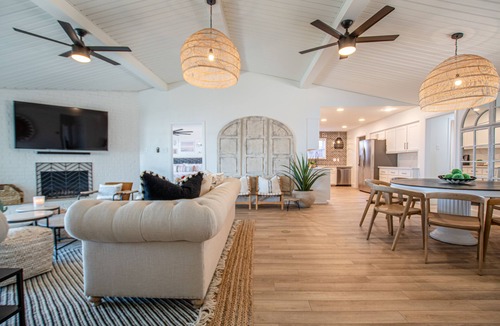 Mabank House | Lake Days & Pickleball Plays: firepit, paddle boards, canoes & pickleball court