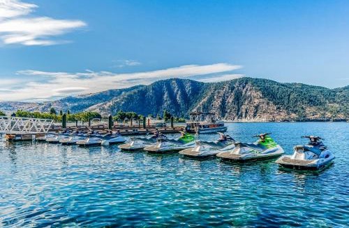 Wapato Point House | Lake Daze at Wapato Point