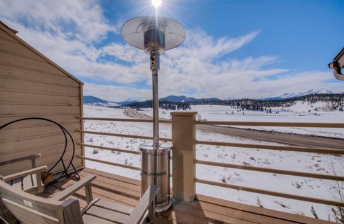 Dillon Villa | Lake Dillon Views! Modern, Spacious Townhome Near Ski Resorts