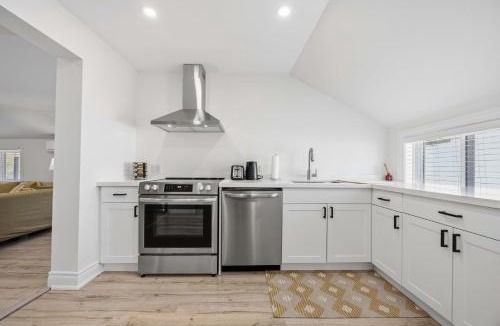 Jacksons Point Apartment | Lake Drive apartment