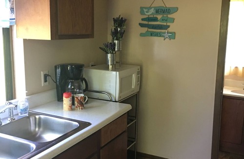 Fredonia Cabin | Lake Erie Hosta Cabin