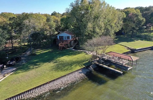 Cayuga House | Lake escape - 4 Bedroom Lake front property