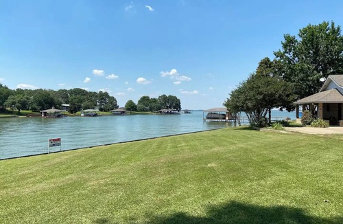 Cayuga House | Lake escape - 4 Bedroom Lake front property