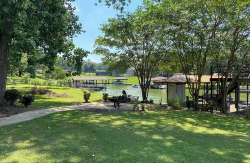 Cayuga House | Lake escape - 4 Bedroom Lake front property