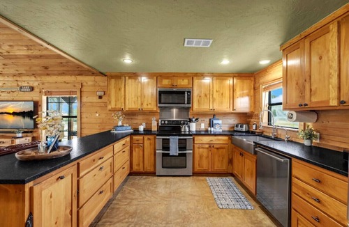 Granite Shoals House | Lake Escape Awaits, Book Your Waterfront Getaway!