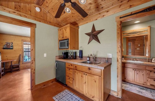 Granite Shoals House | Lake Escape Awaits, Book Your Waterfront Getaway!