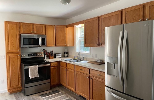 Barnstead House | Lake Escape, Dog-Friendly