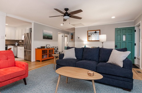 Valley Hill House | Lake Escape - Hot Tub & Lake Access - Pet Friendly